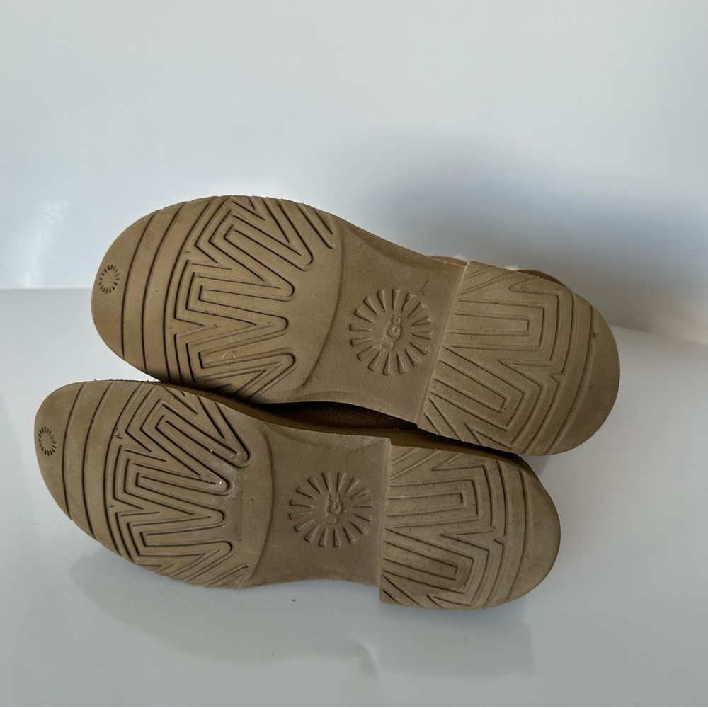 Ugg ankle woman’s boots - Picture 5 of 9